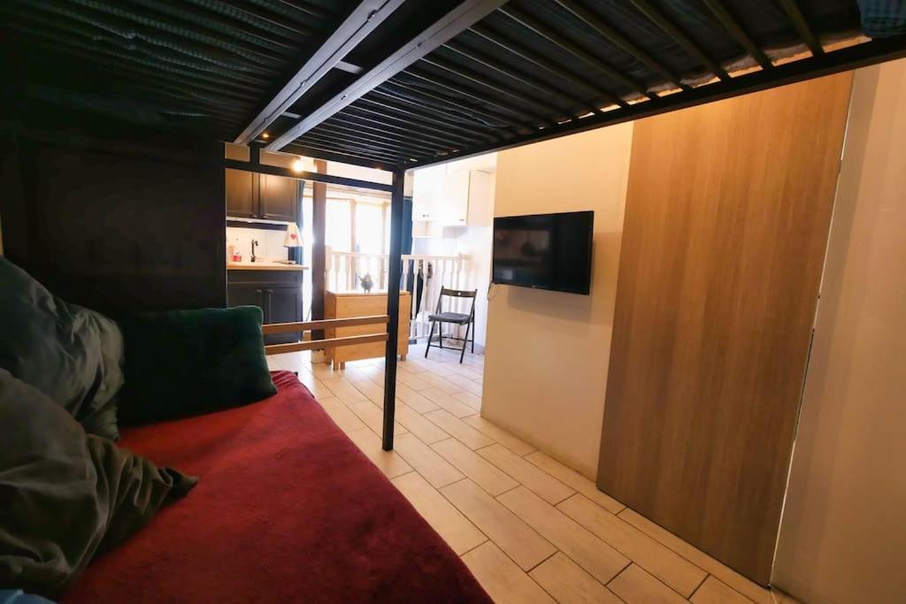 Celui Qui Passait Le Week-end A Disneyland Apartment